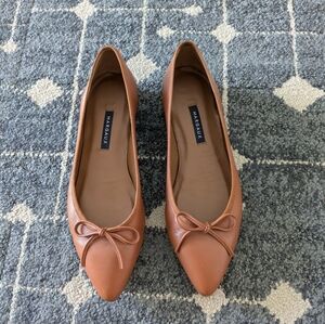 Margaux the point in saddle napa size 40.5